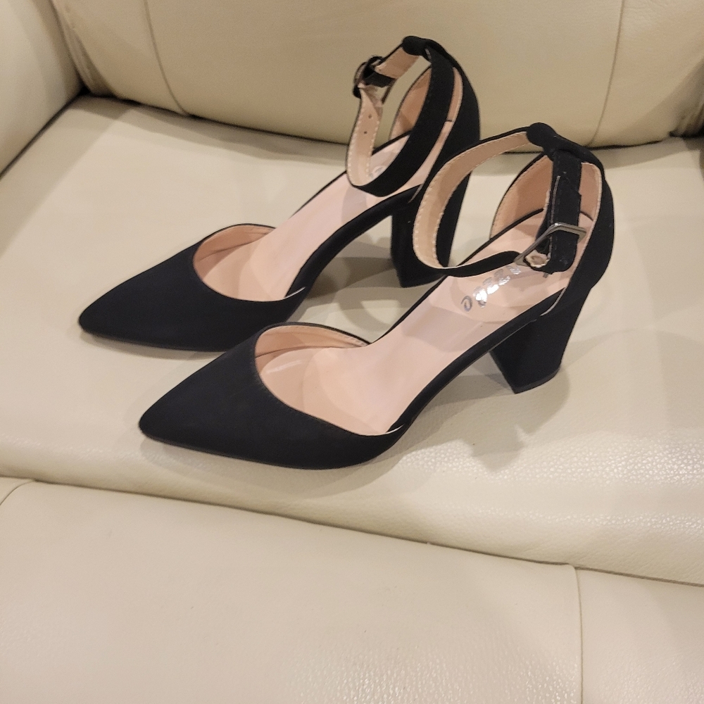 Black Women's Block Heelsp - Picture 4 of 8